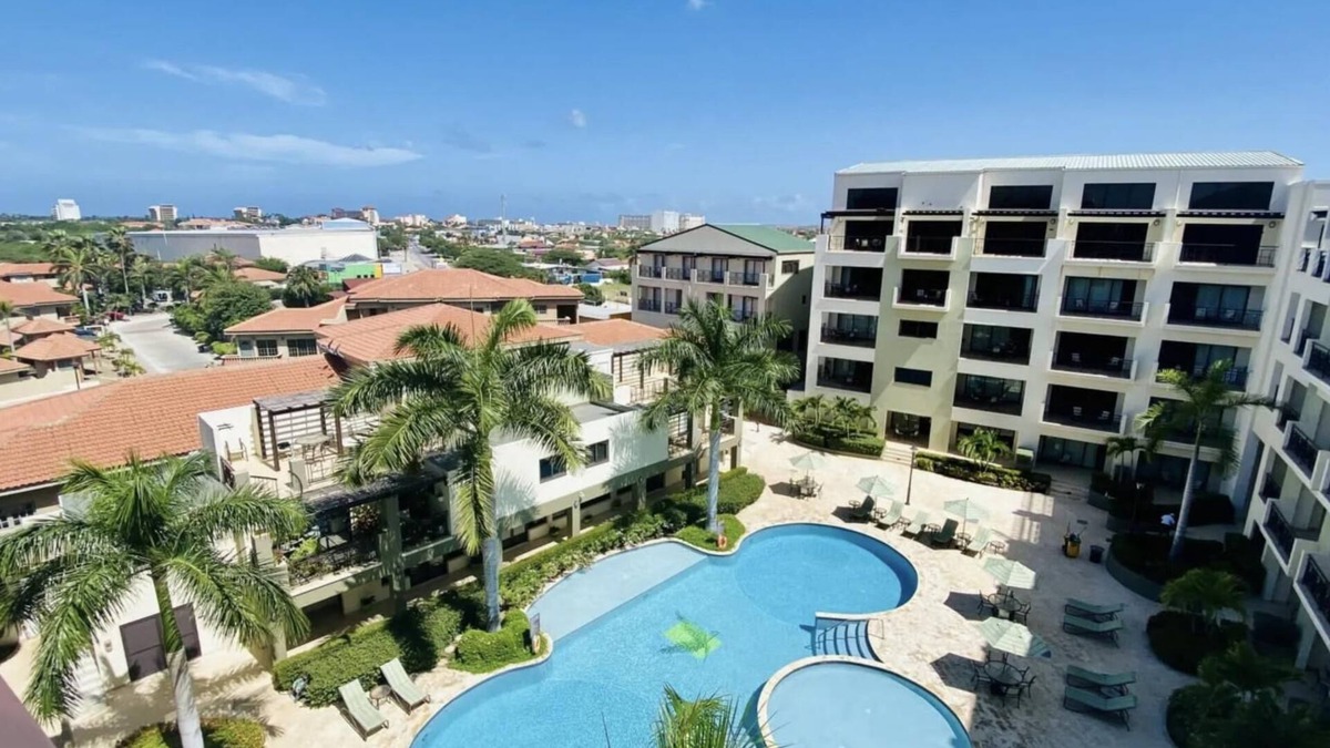 Washington Condo | 2BR Condo 5* Location w/AmazingViews ~ Pool ~ GYM