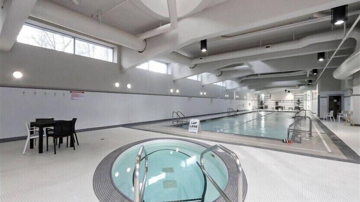 Crosstown Apartment | 2BR Gastown Downtown Vancouver close to everything