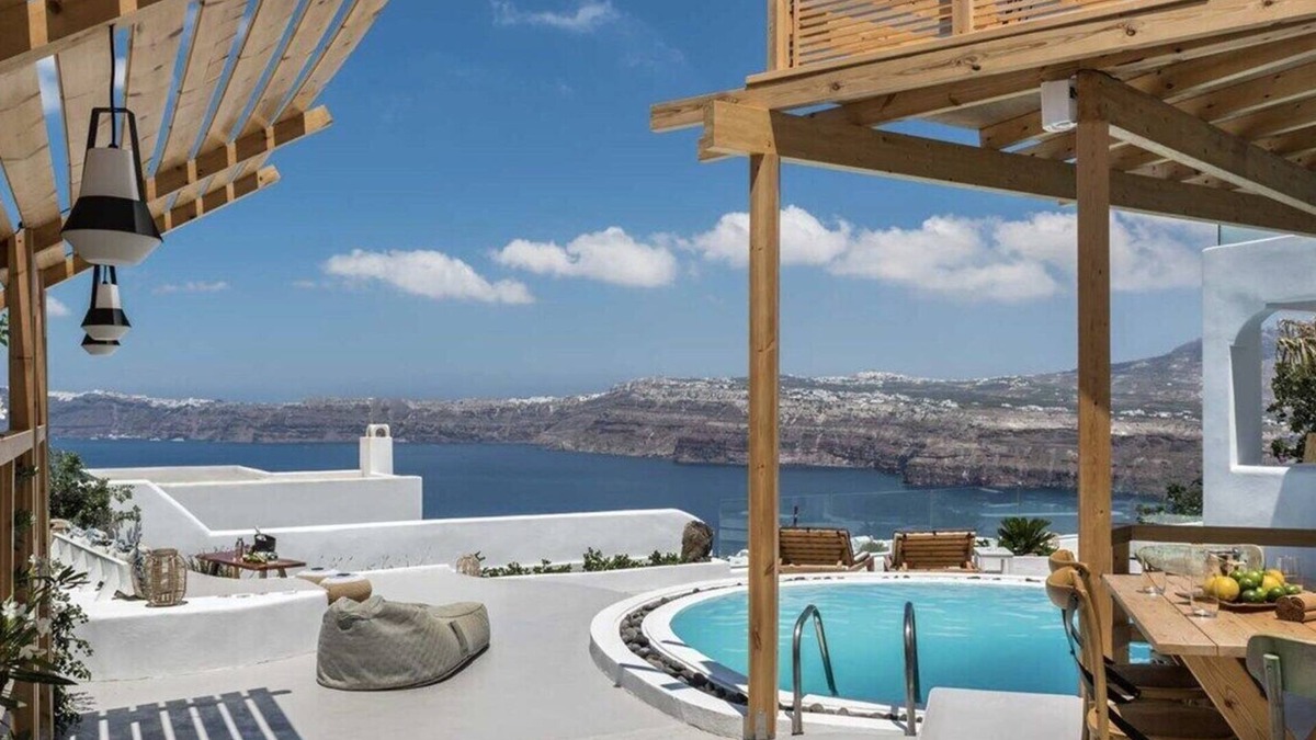 Akrotiri Villa | 2BR Gold Suite with Caldera View & Hot Tub