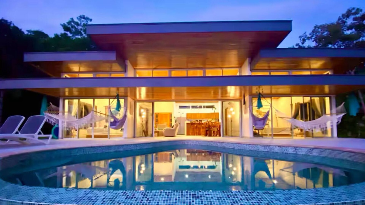 Portalon House | 2BR Jungle Villa with Infinity Pool and Manual Antonio Ocean Views