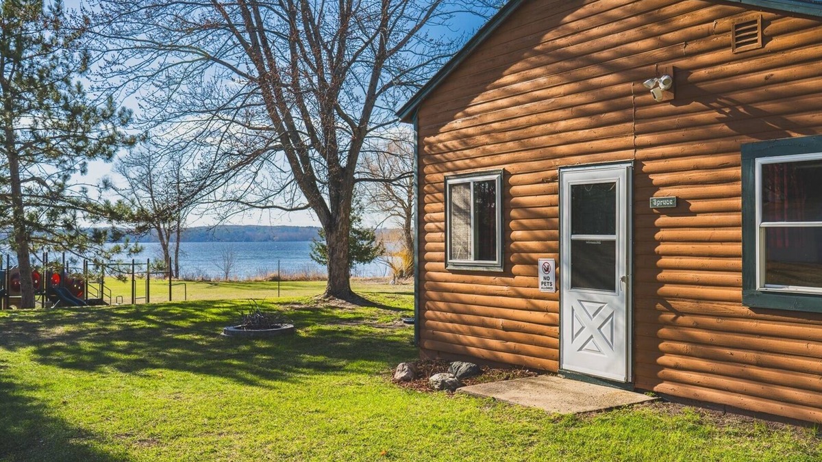 Backus Cabin | 2BR Lakefront Cabin w/Private Launch & Dock