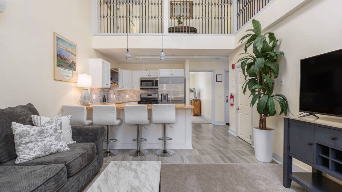 Off Broadway Apartment | 2BR Loft in the Heart of Newport with Parking!