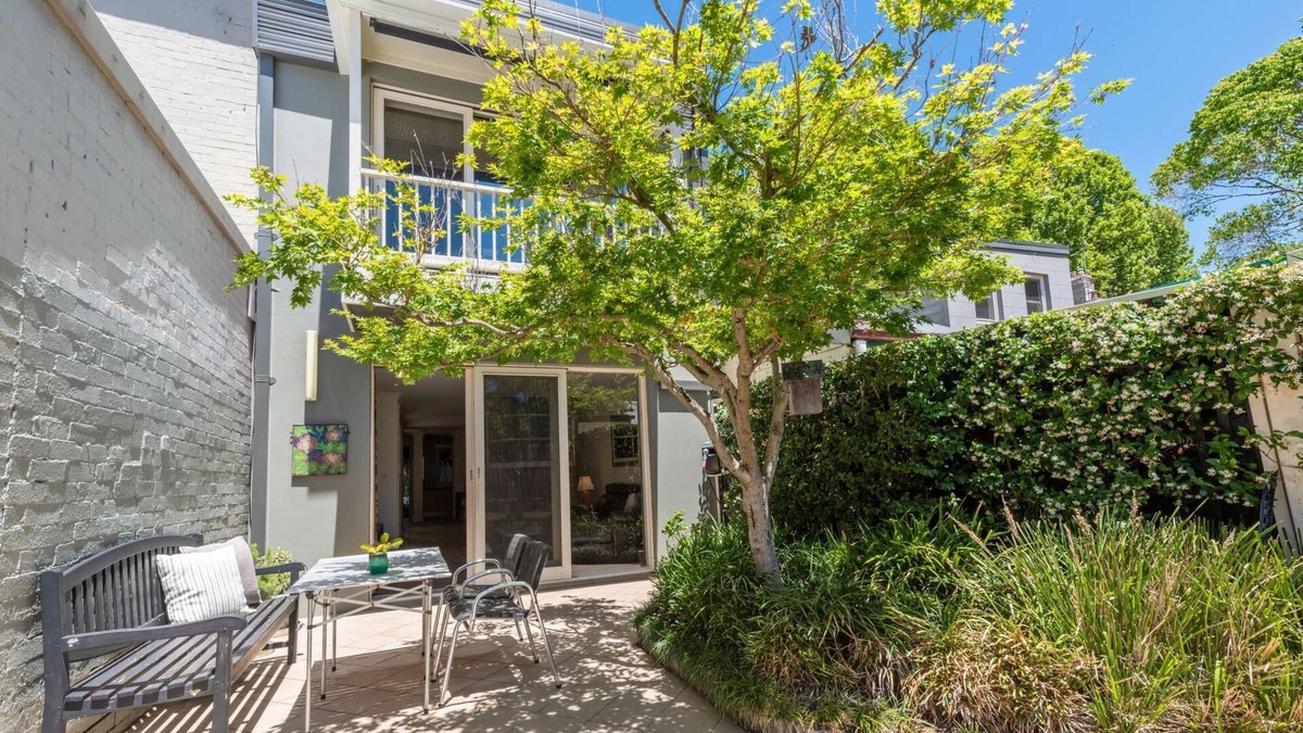 Alexandria House | 2BR Modern Tranquility in Leafy Alexandria