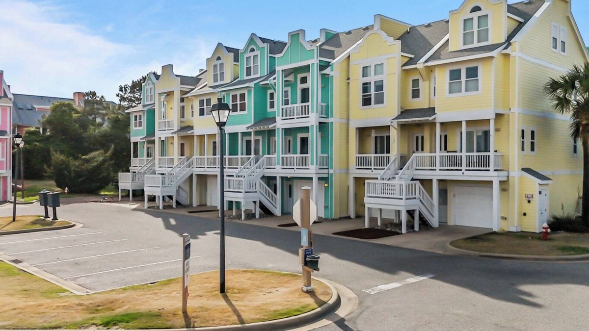 Bermuda Bay House | 2BR Sea Glass Castle at Cambridge Cove in Bermuda Bay