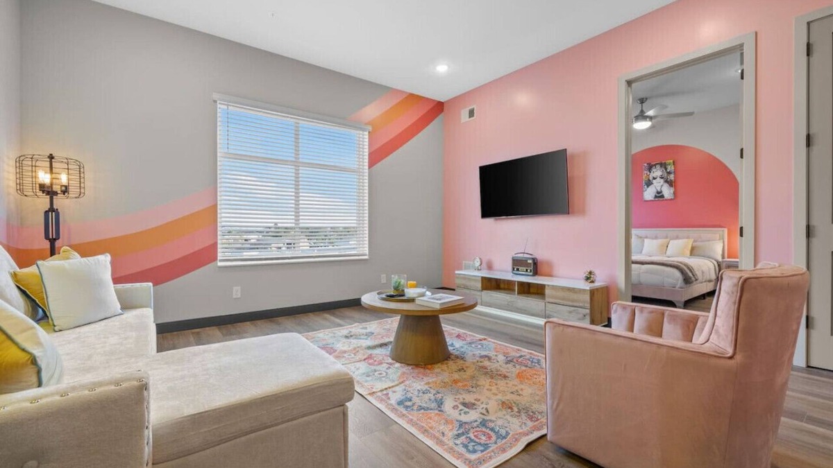 South Nashville Apartment | 2BR, Sleeps 6, 8Min to the Heart of Broadway!