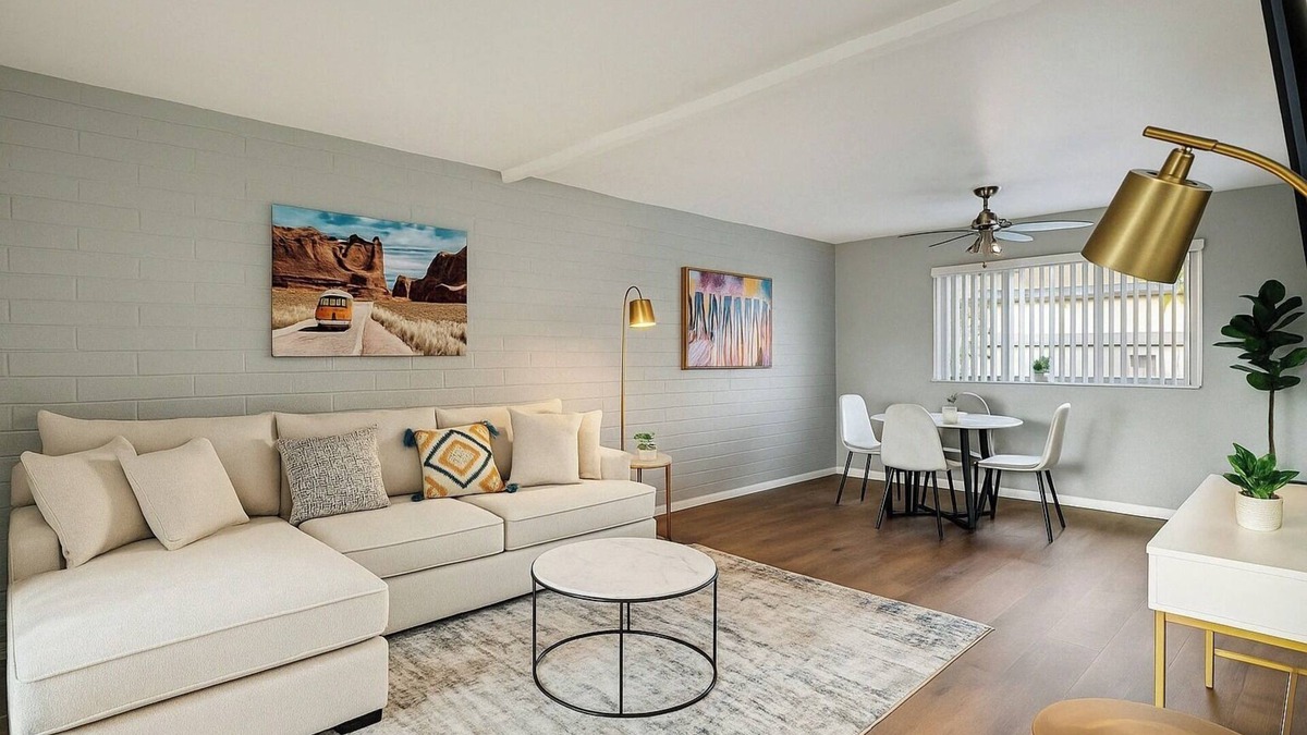 Village Grove Apartment | 2BR+Sleeps6+70"3Bed+10minOldTown