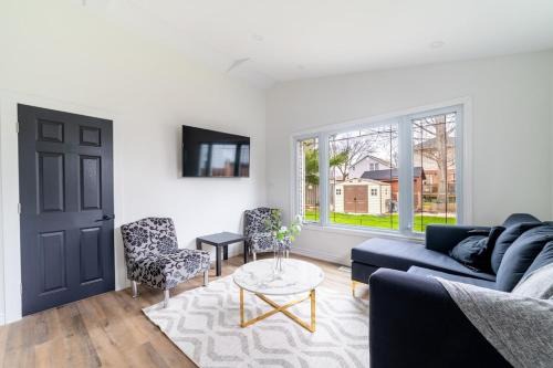 Welland House | 2br - Spacious Yard - Canal Bridge, Falls Nearby!