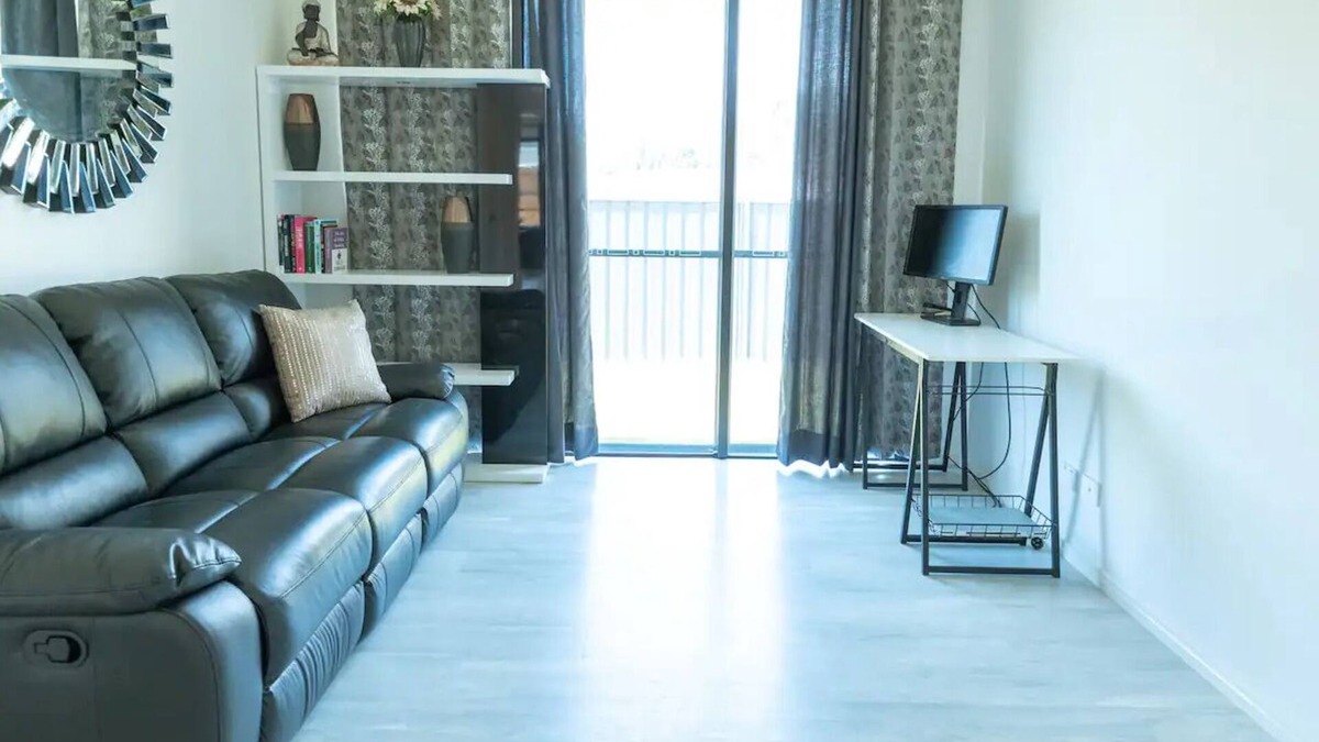 Buderim House | 2BR Suite with Lounge, Bath & Workstation