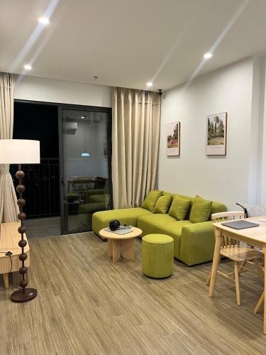 Gia Lam Apartment | 2Br Vinhomes Apt Balcony City view Cozy