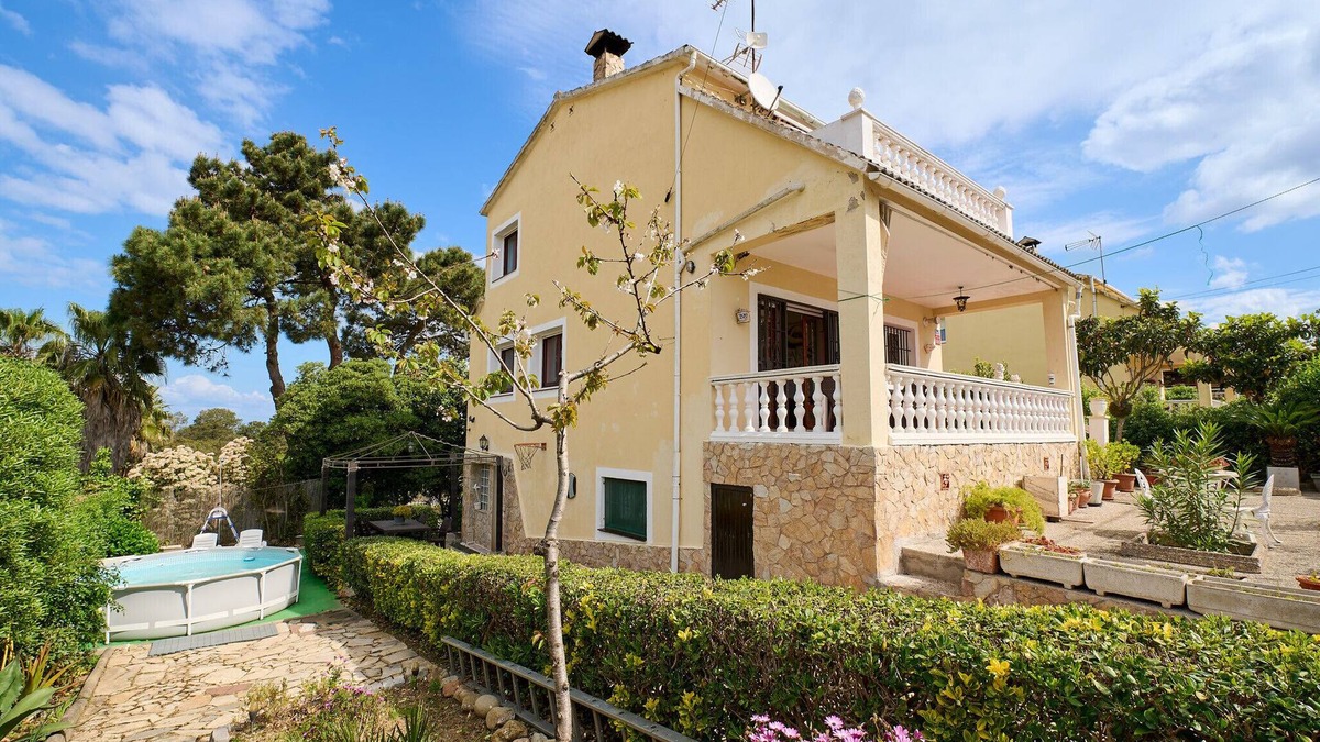 Lloret Blau Villa | 2JUL01 - House for 8 people located in a quiet area just 7 km from the beach of Lloret de Mar.