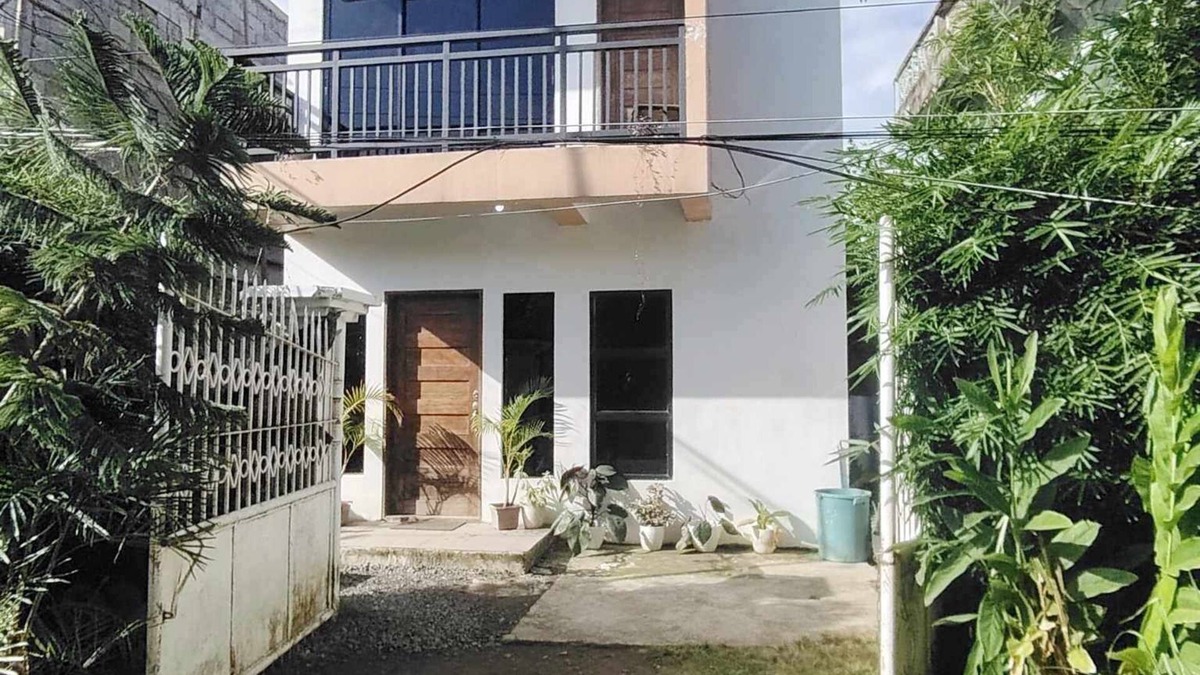 Roxas City House | 2mins from Roxas Airport,2mins ride to beach, 3mins to SM,10mins to Culasi Port