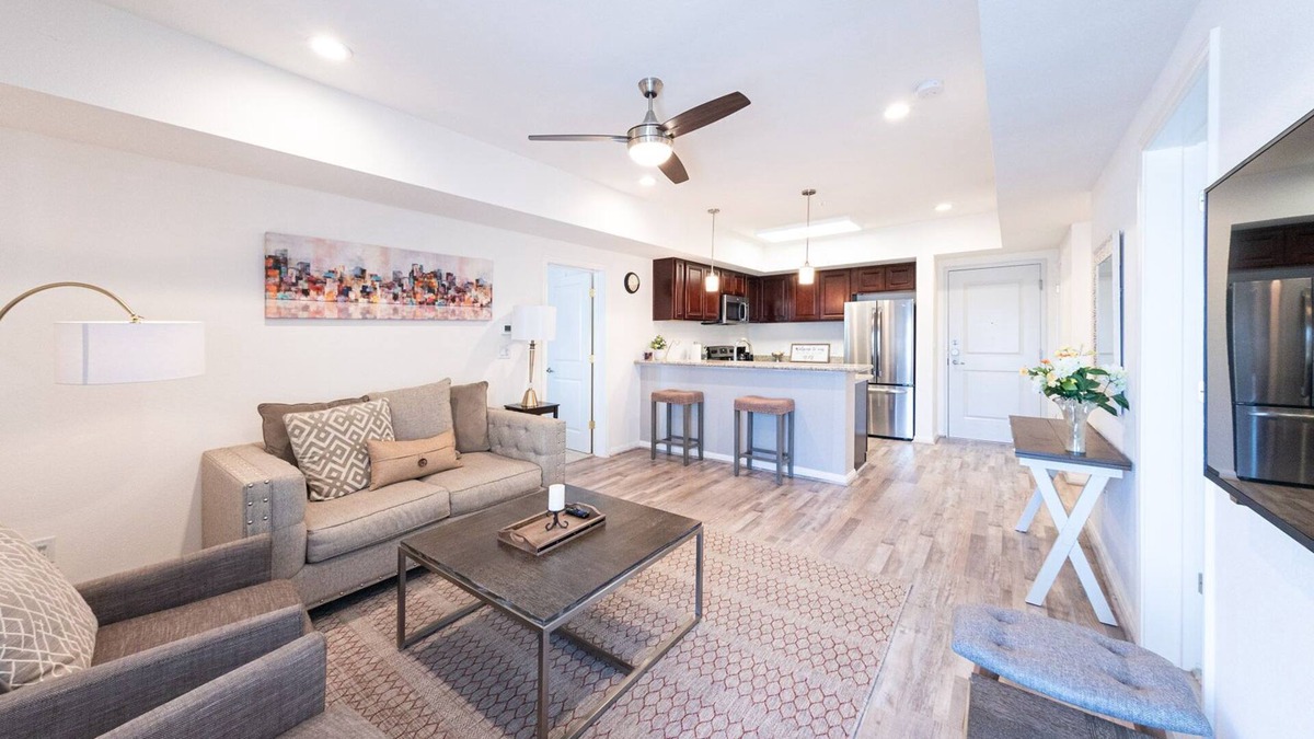 Katy Condo | 2N|*Holiday Special* Bright & Comfy Home| Gated Condo| Charm in KAT|
