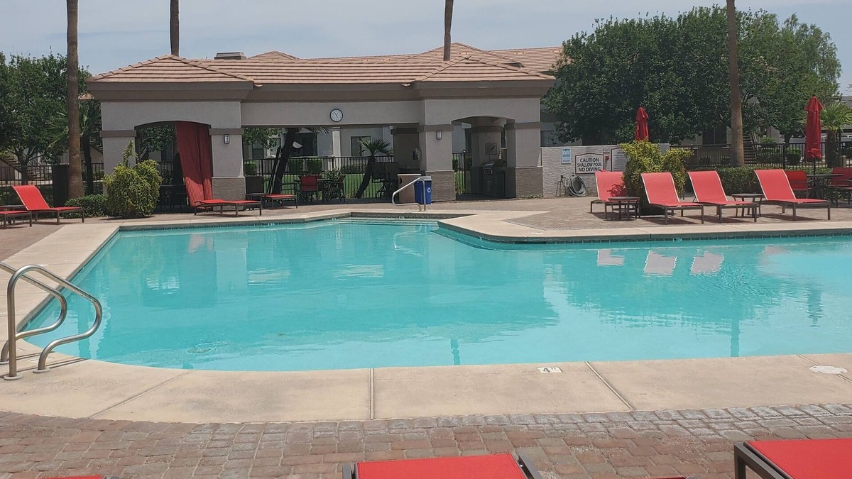 Gilbert Condo | 2nd floor 2 Bedroom Condo with Balcony