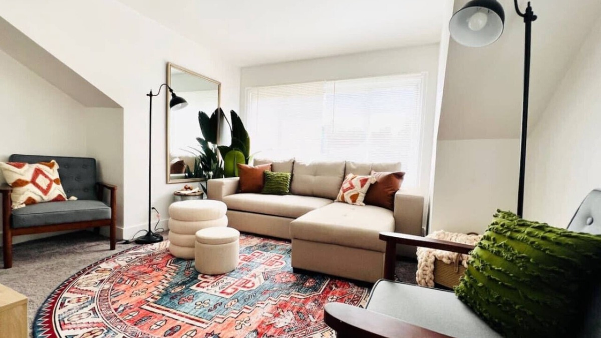 Greensburg Apartment | 2nd Floor Bungalow in Greensburg
