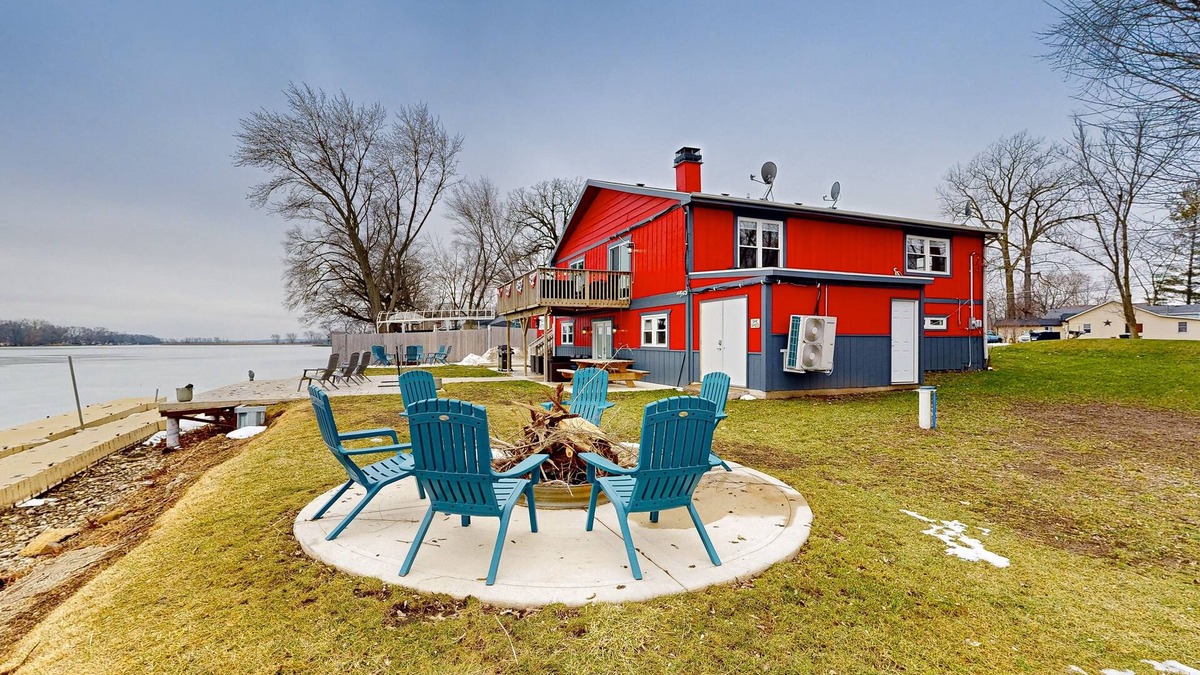 Channel Lake Apartment | 2nd-floor lakefront walk-up with firepit