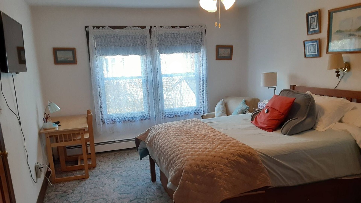 Ansonia Apartment | 2ND FLOOR PRIVATE 2-BR APARTMENT WITH FULL KITCHEN