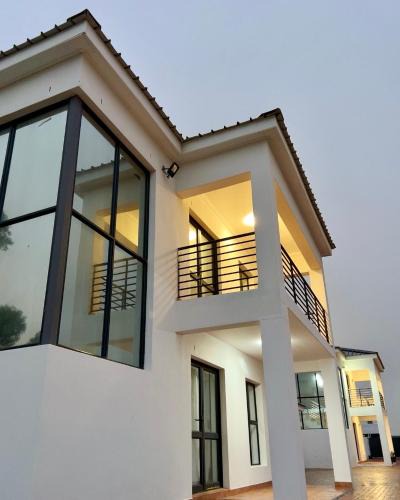 Elgin House | 2nd on Strand
