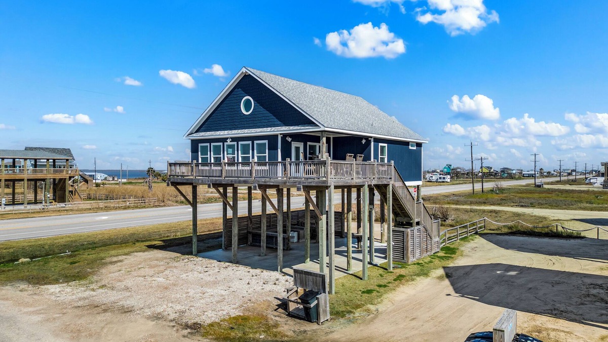 Gilchrist House | 2nd Row at Crystal Beach