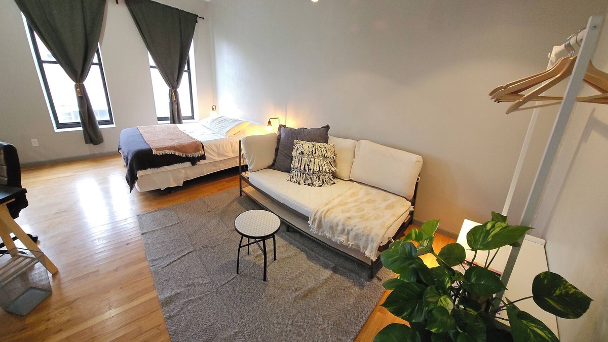 Aurora Apartment | 2nd Story Studio Room 201