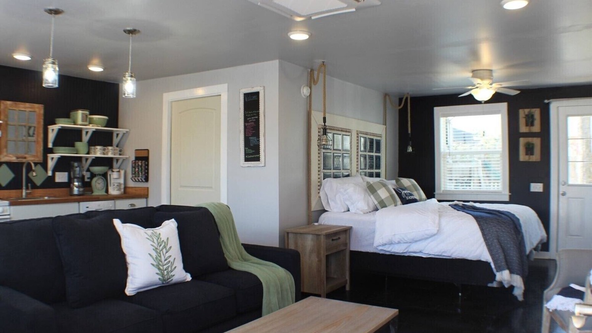 Downtown House | 2nd Street Retreat: Cozy Studio -So Close You Can Walk/Bike Downtown Bentonville