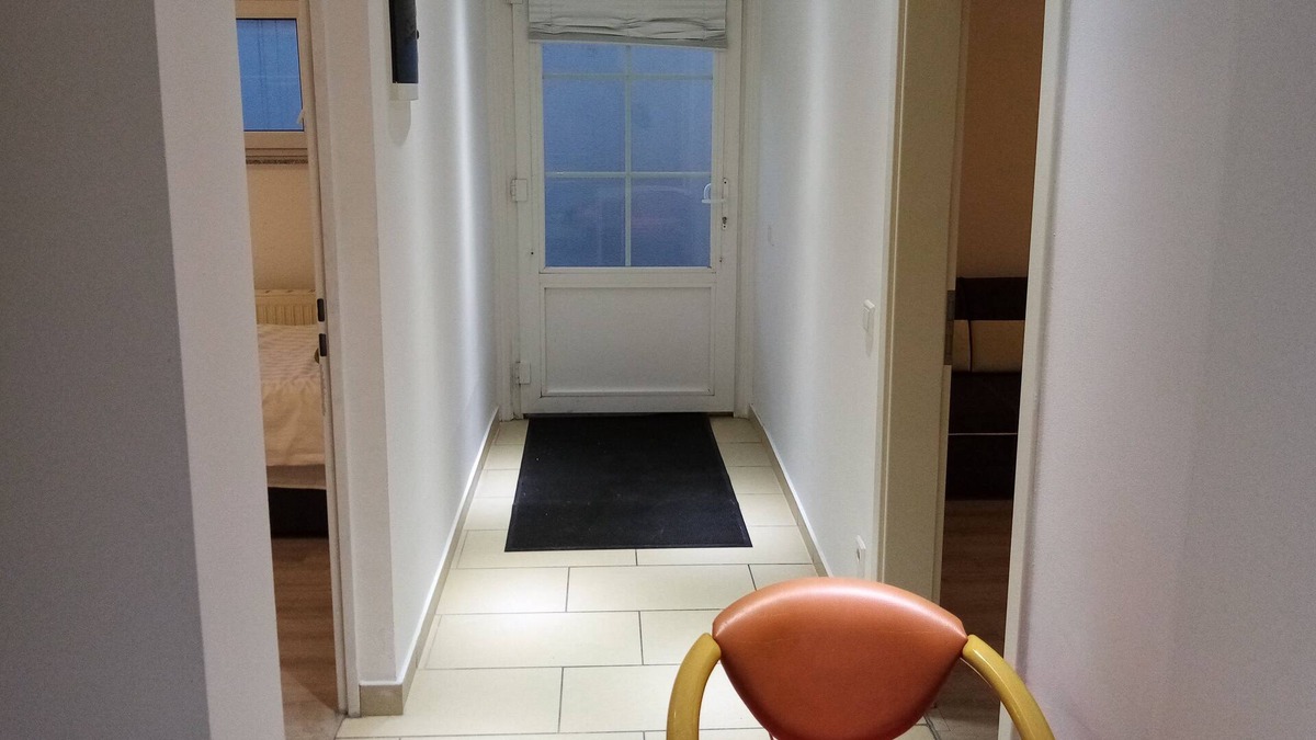 Floersheim Apartment | 2Room Souttrain Apartment Flörsheim near Frankfurt Airport Opel City