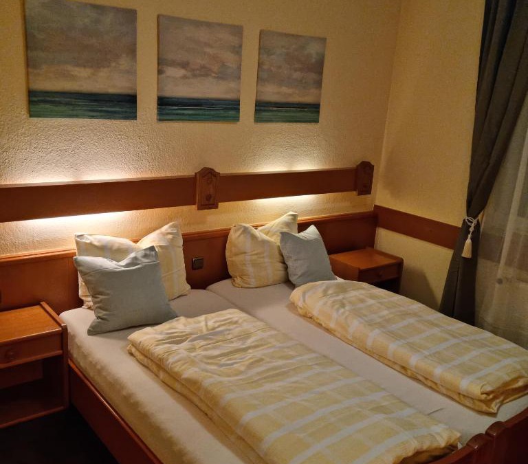 Fernwald Apartment | 2x Einzelbetten - Gästezimmer - 11min von Gießen Zentrum 8,4km in Fernwald
