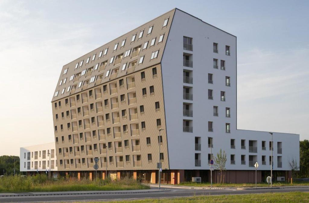 Ruzinov Apartment | 2x2x2 apartment - nový 2 izbový apartmán, 2-minúty od letiska, 2- garáže