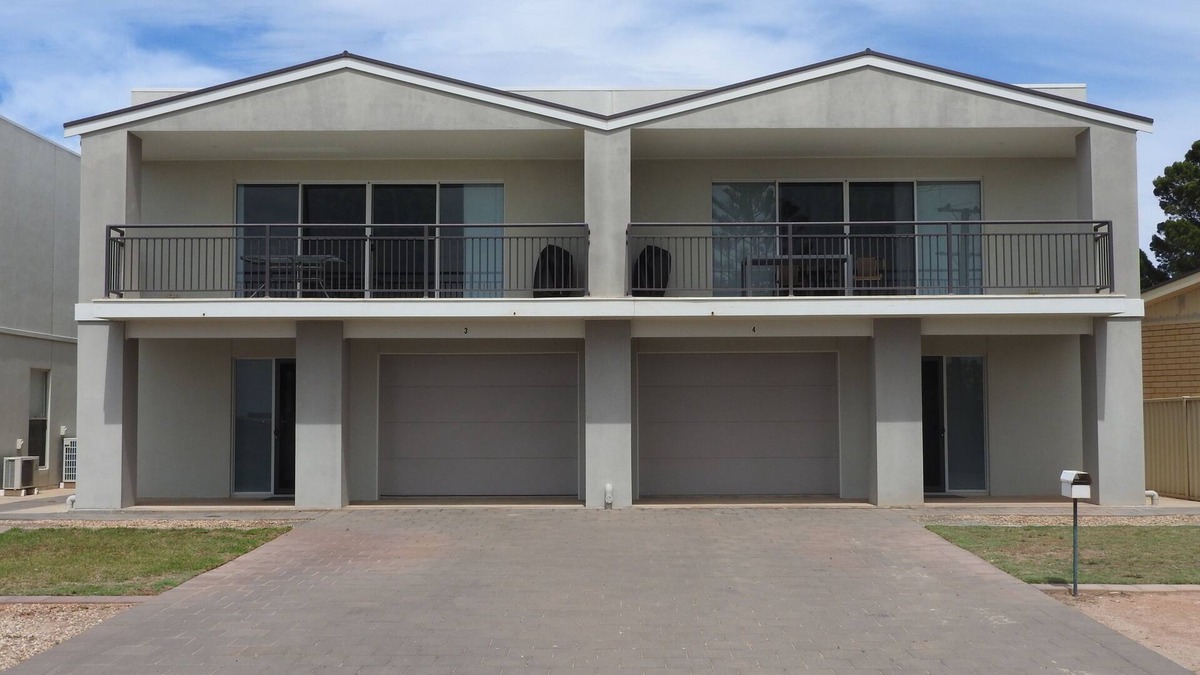 Playford House | 2xQB 2xSB Townhouse #2, Harbour Views,