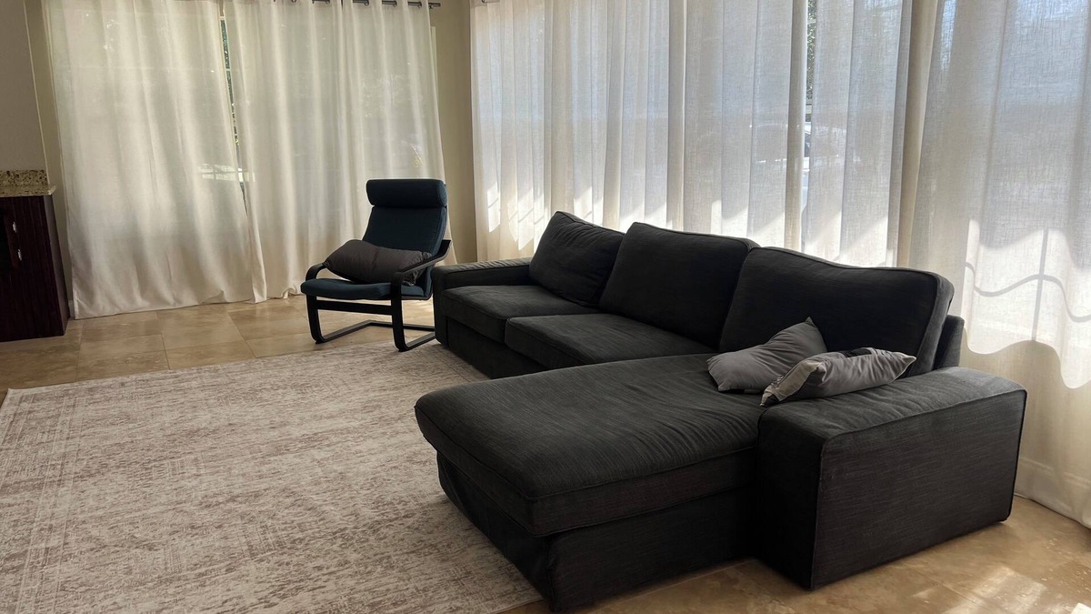 Oakford Park House | 3/2 MidCentury House in Midtown South Tampa. Walking distance to Whole Foods