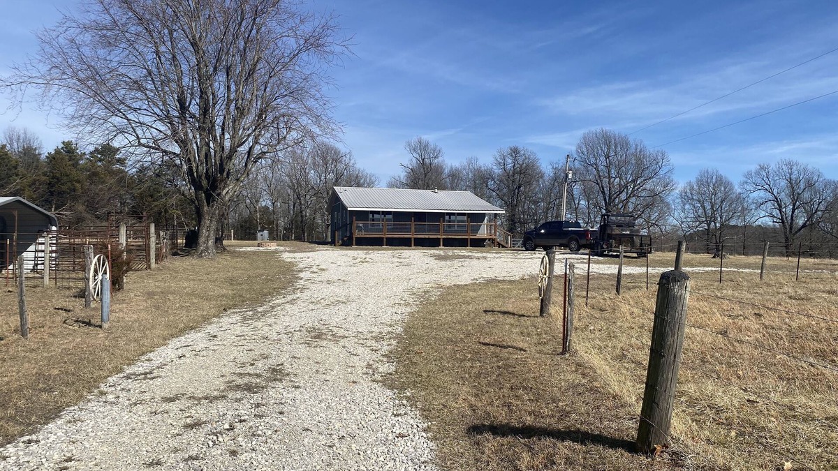 Compton Cabin | 3/4 Mile from Wilderness Rider Buffalo Ranch,near Buffalo River w/RV Elec Hookup
