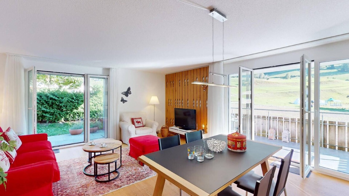 Lenz Apartment | 3.5 room holiday apartment Piz Linard Lantsch Lenz