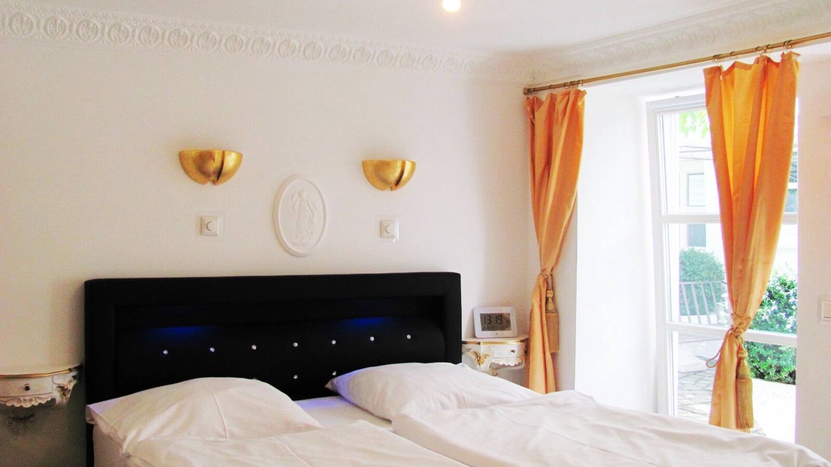 Memmingen House | 3 | Accommodation - Apartment Storchenfärbe
