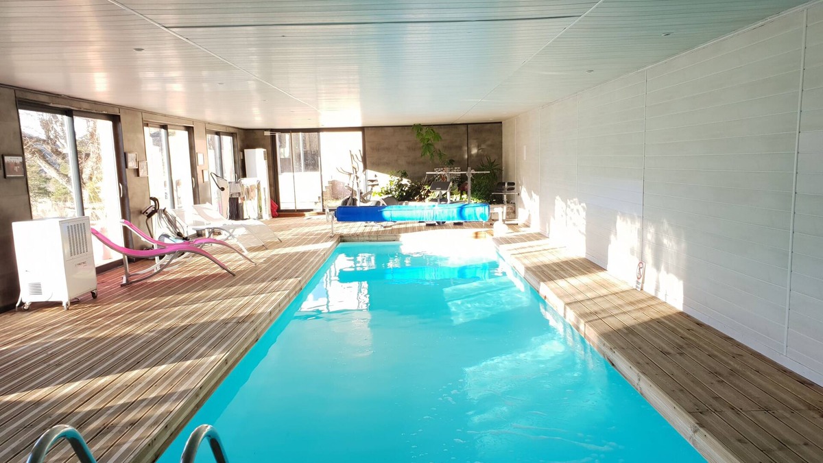 Seranon House | 3 * accommodation surrounded by nature with indoor pool access in a stud farm