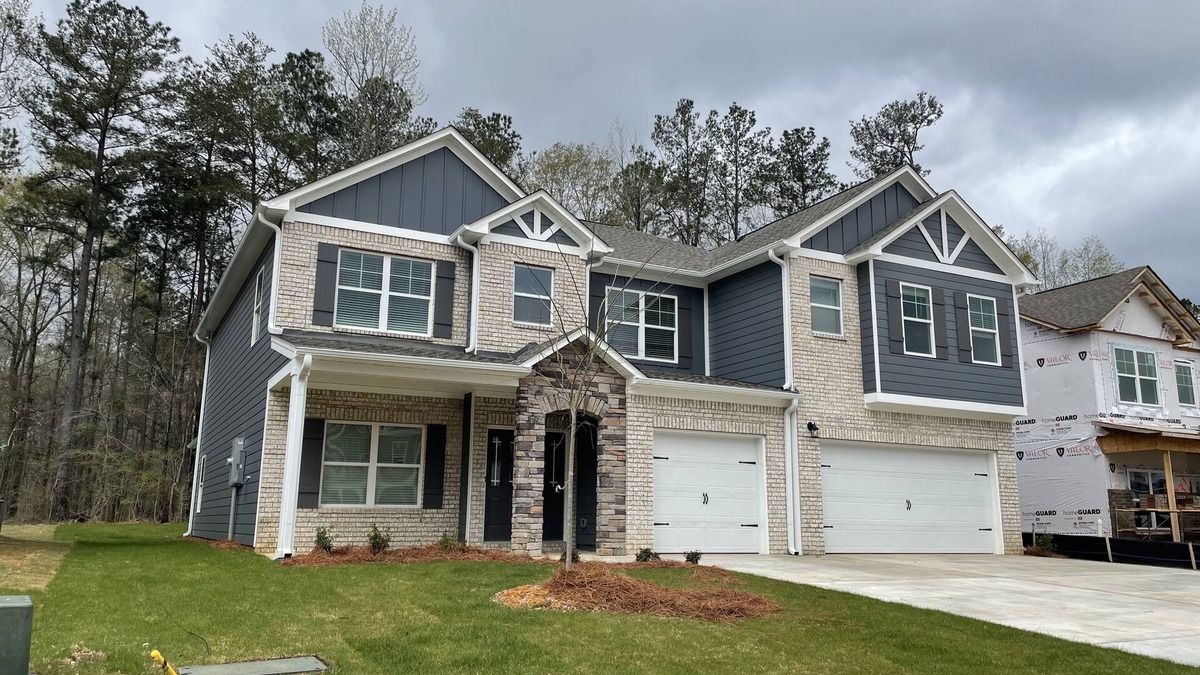 McCalla House | 3 Bed 2.5 Bath Brand New Cozy Home- Exec. Stays for You