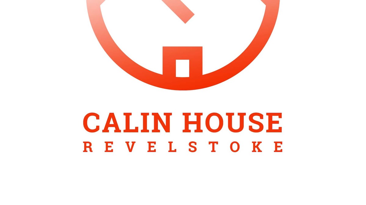 Revelstoke House | 3 bed & 2 bath Basement Suite, 1 minute away from Ski Resort