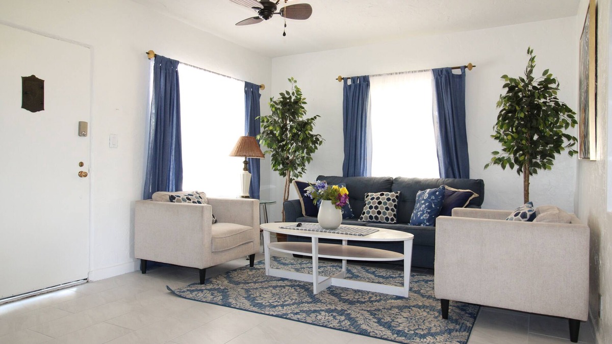 Caitlin Court Historic District House | 3 bed, 2 Bath Cheerful home in Historic District