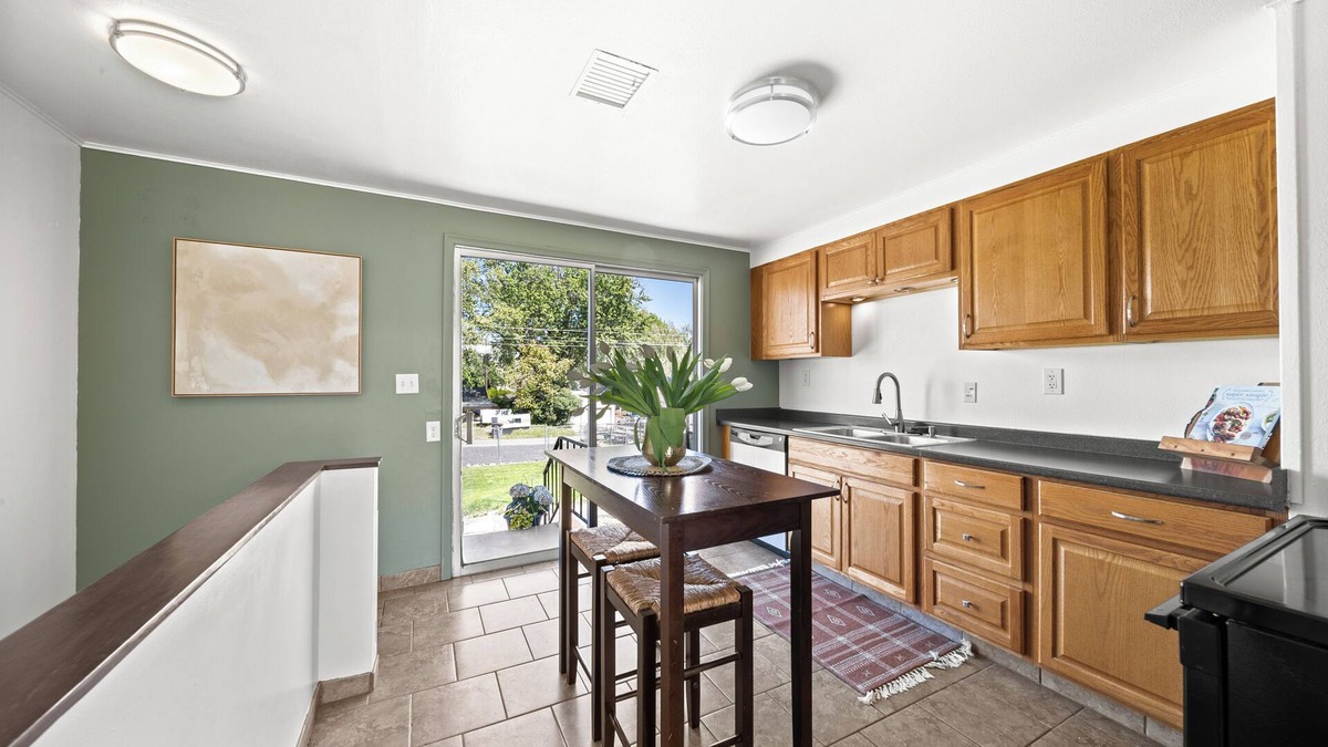 Lewiston House | 3-bed 2 bath house in welcoming Lewiston with WiFi, AC, and plenty of parking!