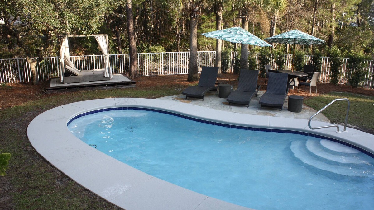 White's Gulfview House | 3 bed/2 bath/Seacrest/private pool - Sleeps 11 - 5 min walk to the Beach