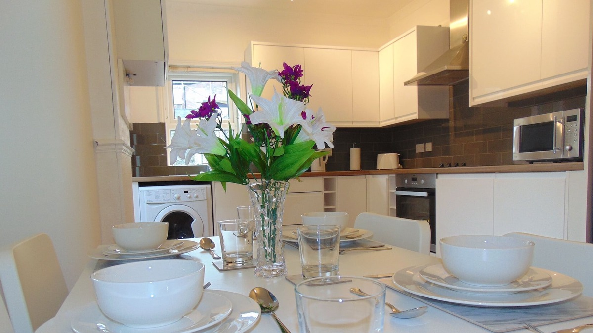 Plumstead House | 3-Bed - 2-Bathroom House