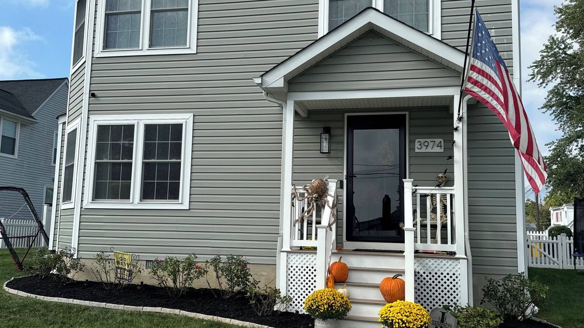 Mayo House | 3-bed 3 bath home in Edgewater MD on the beach, 25 min from USNA and Annapolis.