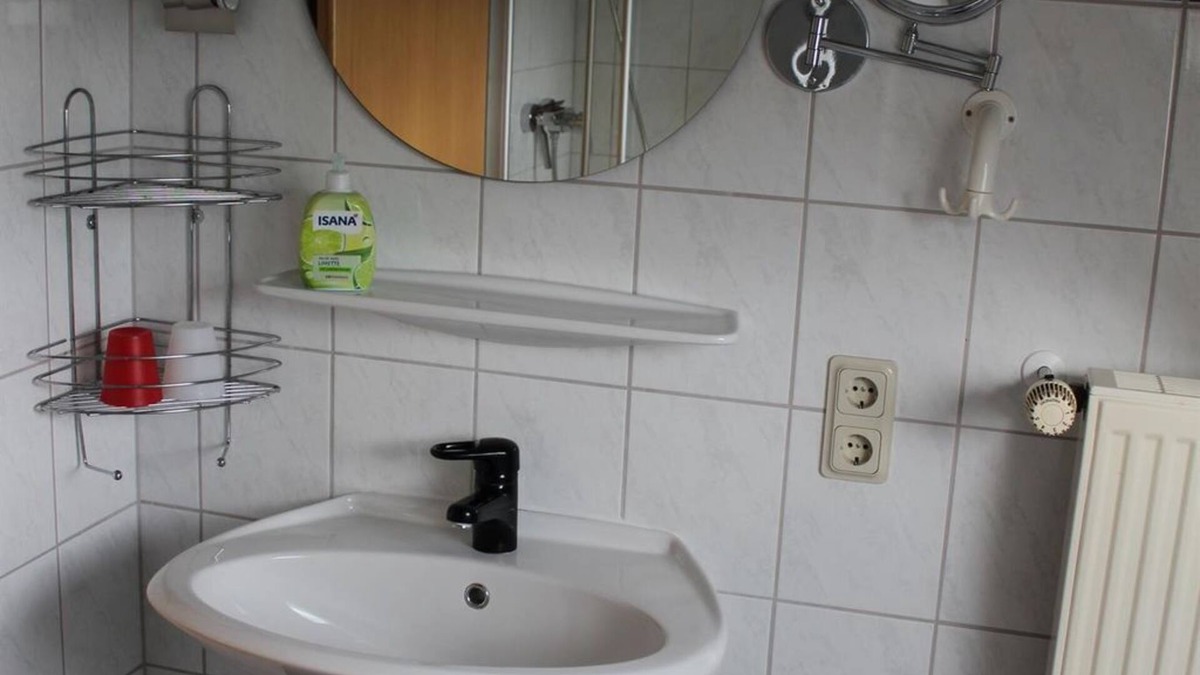 Halsdorf Other | 3-bed apartment attic storey left - Ferienwohnungen Bauernhof Heck