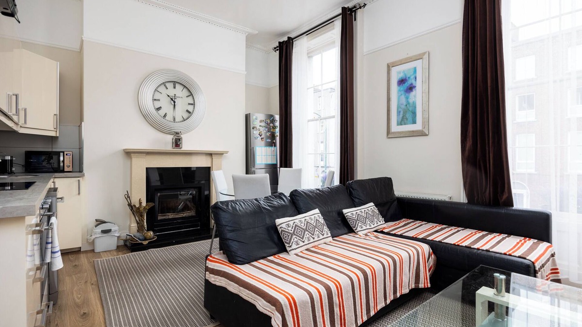 Broadstone Apartment | 3 Bed Apt In Phibsborough-12 Min Walk to The Spire