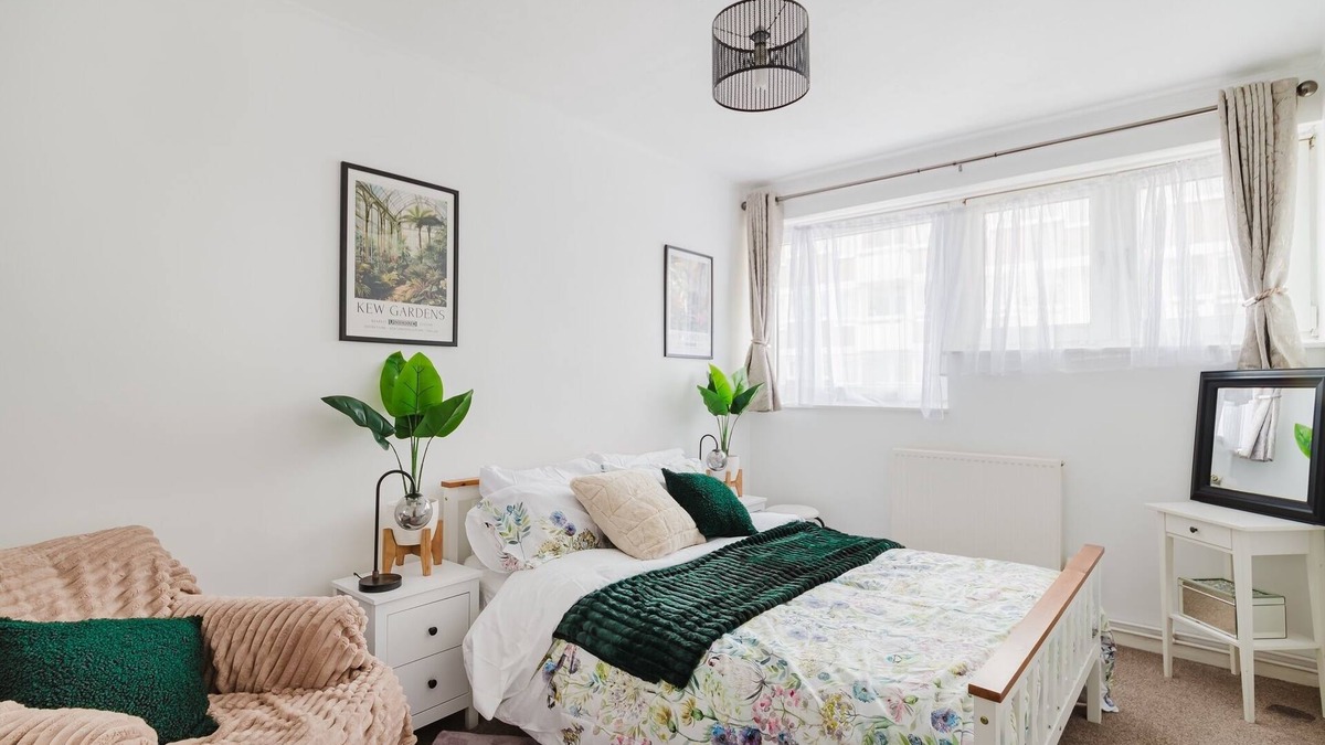 Haggerston Apartment | 3 Bed Apt near Broadway Market