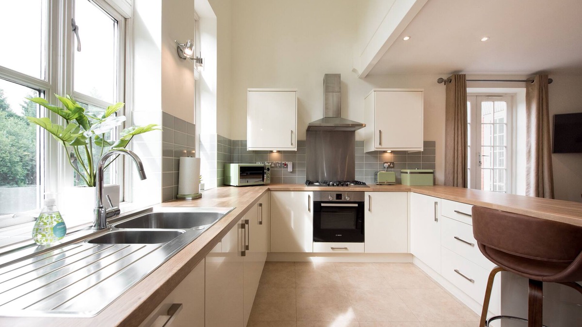 Warley Apartment | 3 Bed Duplex Apartment