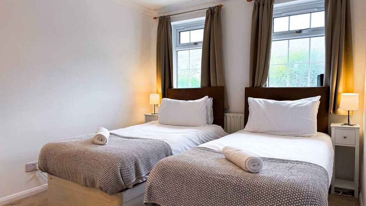 Maidstone House | 3-Bed Home | Easy Access to Maidstone West Station