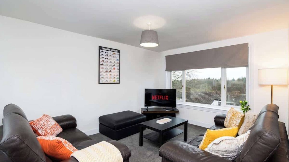Glasgow House | 3 Bed House-Free Parking-6Beds