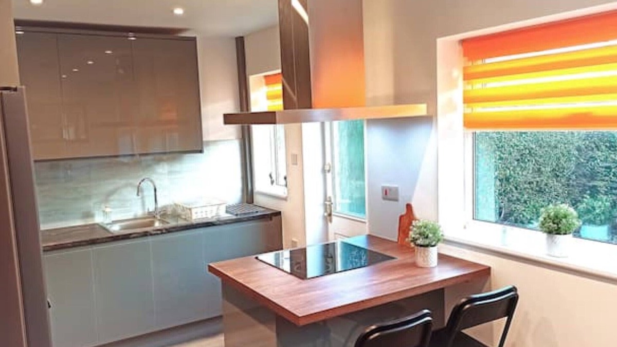 Newark upon Trent House | 3 bed House Nottingham with driveway, close to M1