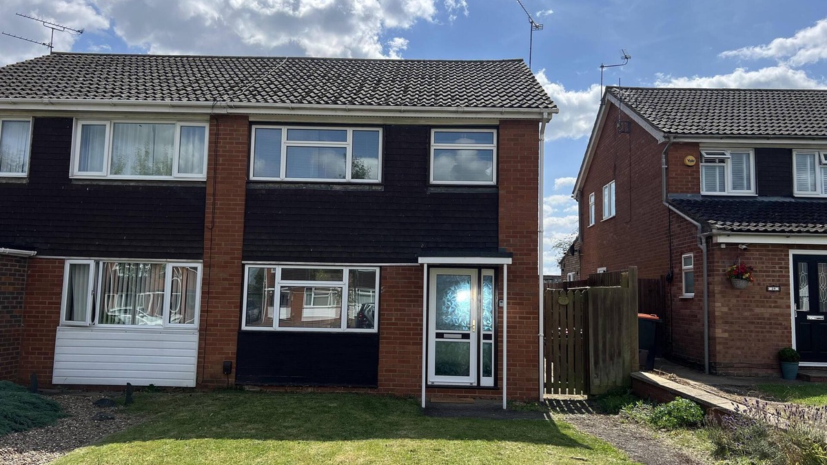 Grasby House | 3-Bed House - Sleeps 5 with free on street parking