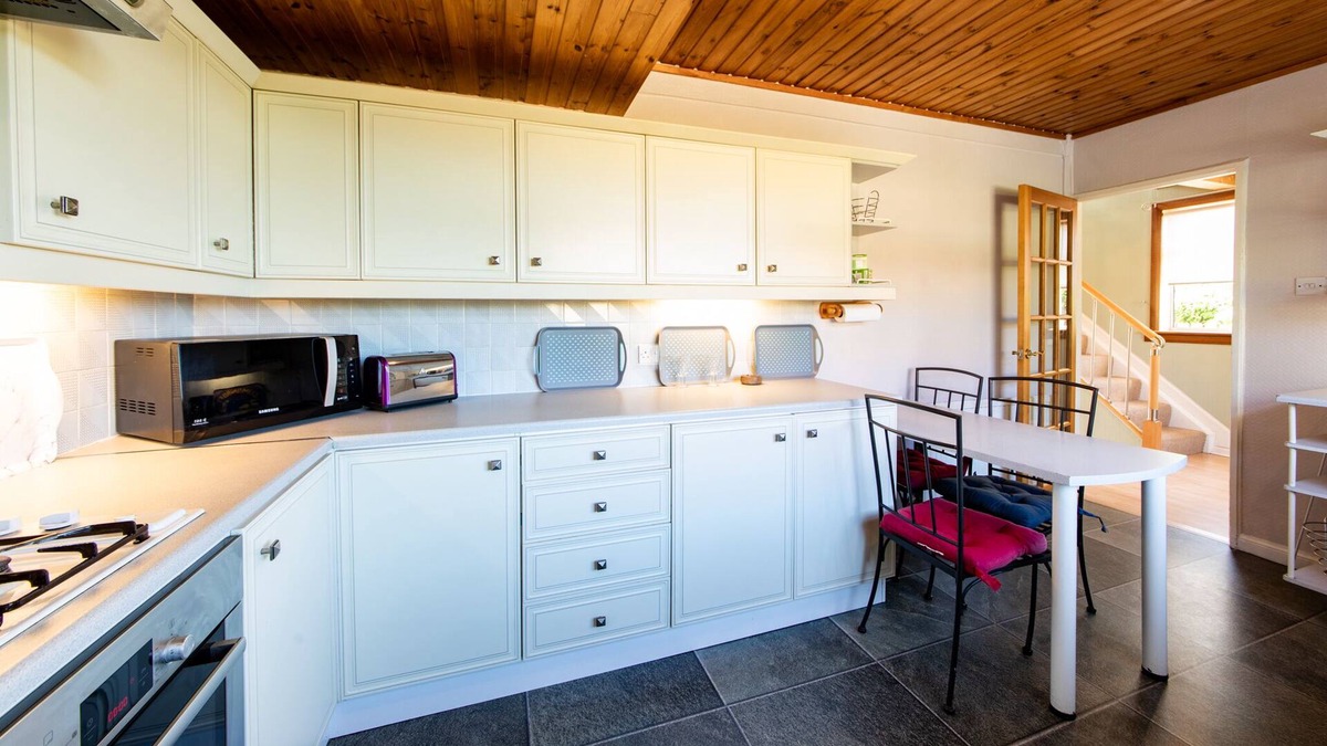 Gilmerton House | 3 Bed House w/Drive & Garden v/Fast WiFi & Netlfix