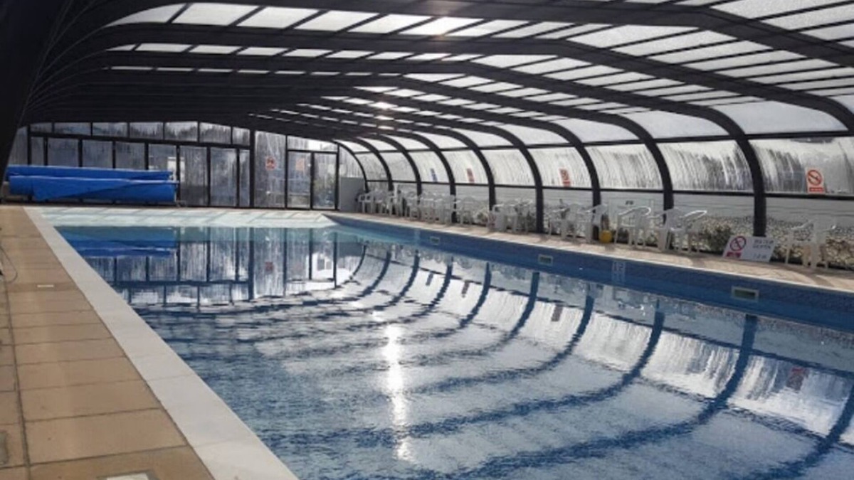 Corton House | 3 Bed House, Waterside Holiday Park, Rest & Bar, Communal heated pool, Suffolk
